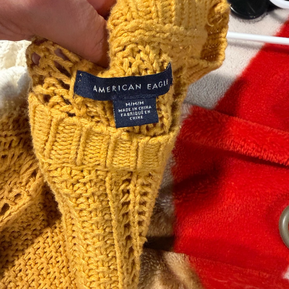 American Eagle Outfitters Cream and Gold Cable Knit Cardigan - Picture 2 of 4